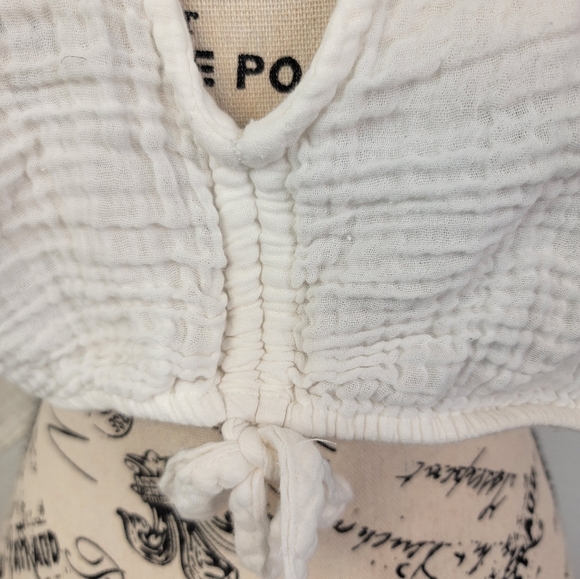 Abercrombie and fitch Cami Crop top M White Gauze Beachy Coastal - Picture 2 of 8